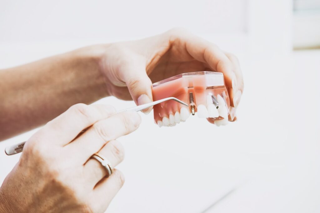 Photo 1 X-ray 2 Bone graft 3 Healing stages 4 Dentist 5 Recovery 6 Jawbone